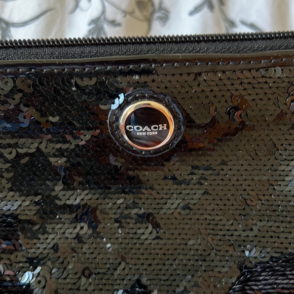 Coach sequence wristlet - Picture 2 of 7